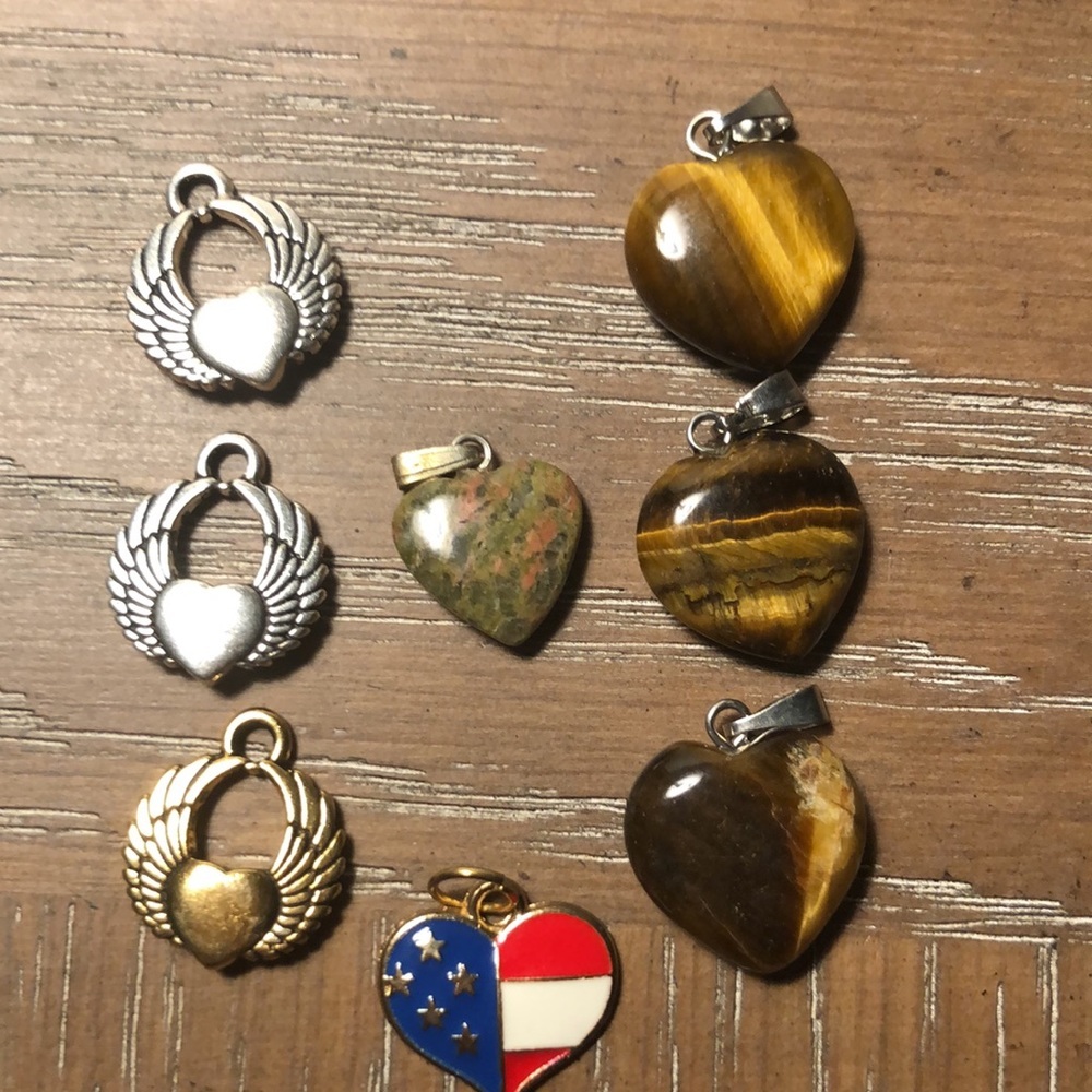 Lots of Heart Charms - Picture 7 of 7